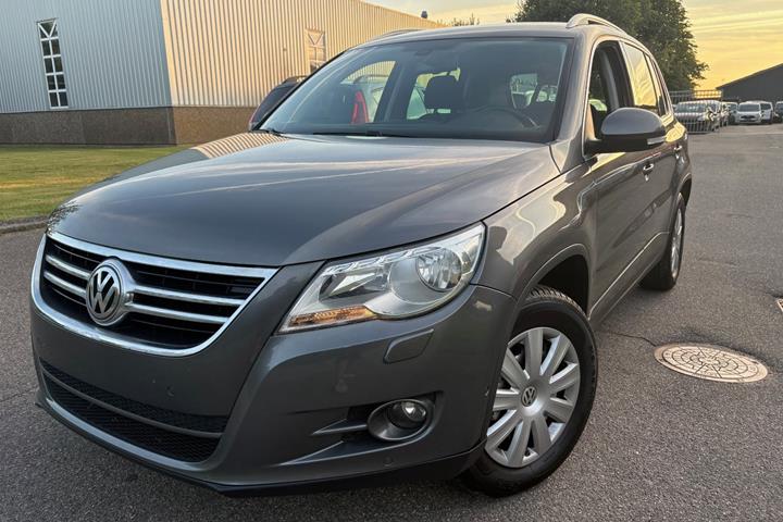 Grå VW Tiguan fra 2011