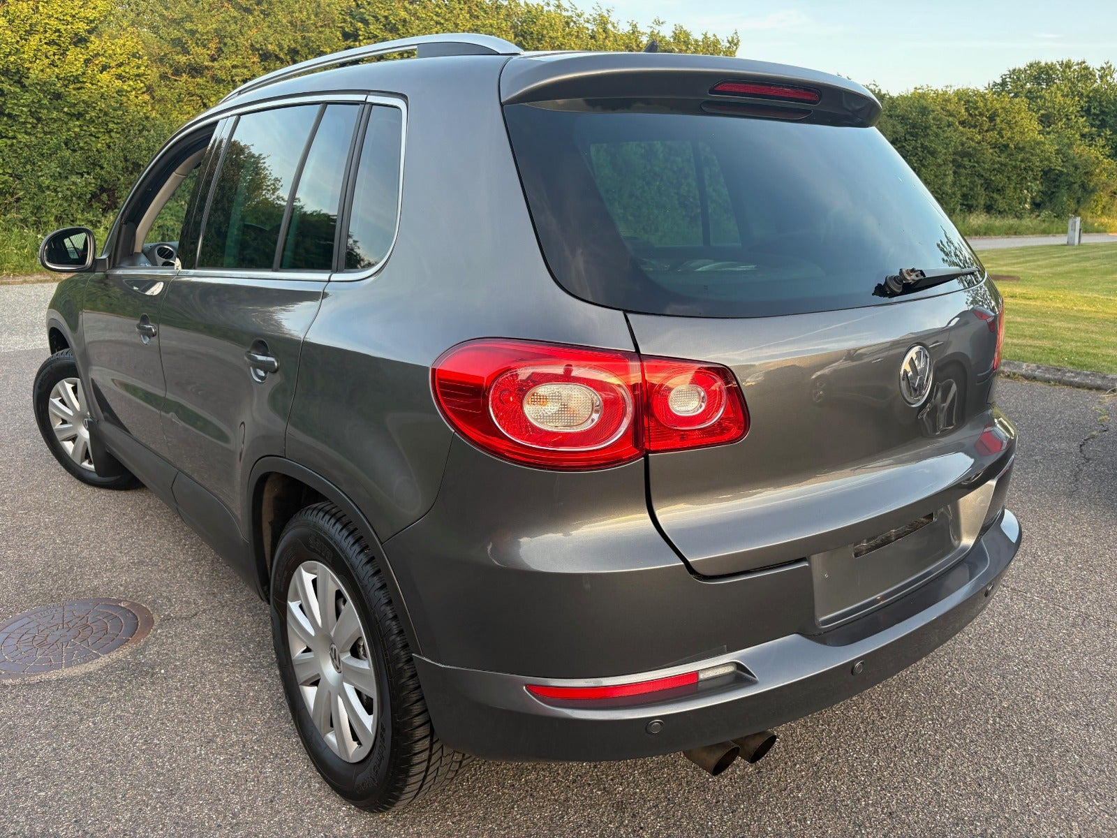 Grå VW Tiguan fra 2011