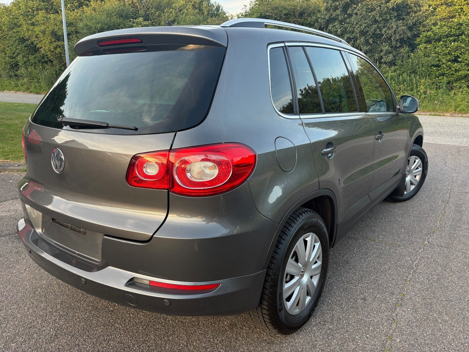 Grå VW Tiguan fra 2011