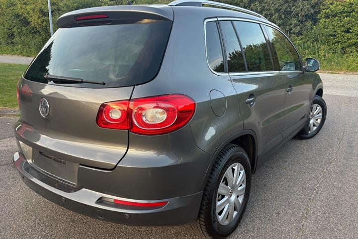 Grå VW Tiguan fra 2011