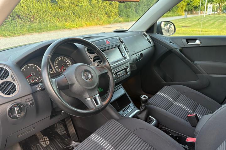 Grå VW Tiguan fra 2011