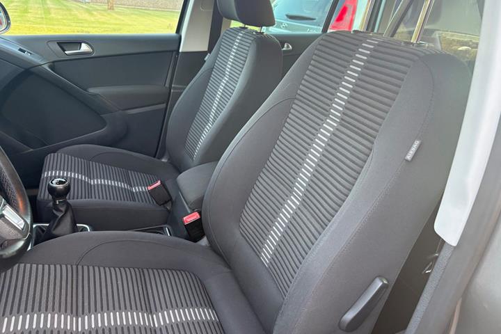 Grå VW Tiguan fra 2011