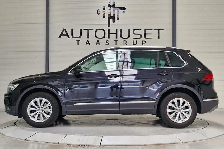 Sort VW Tiguan fra 2019