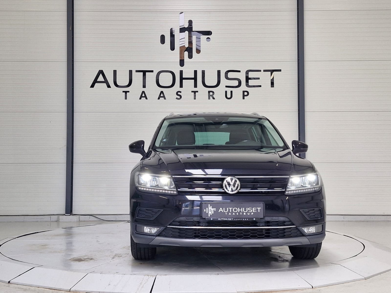 Sort VW Tiguan fra 2019