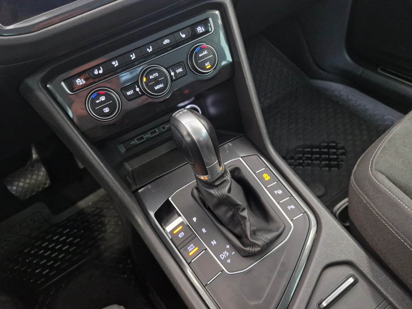 Sort VW Tiguan fra 2019