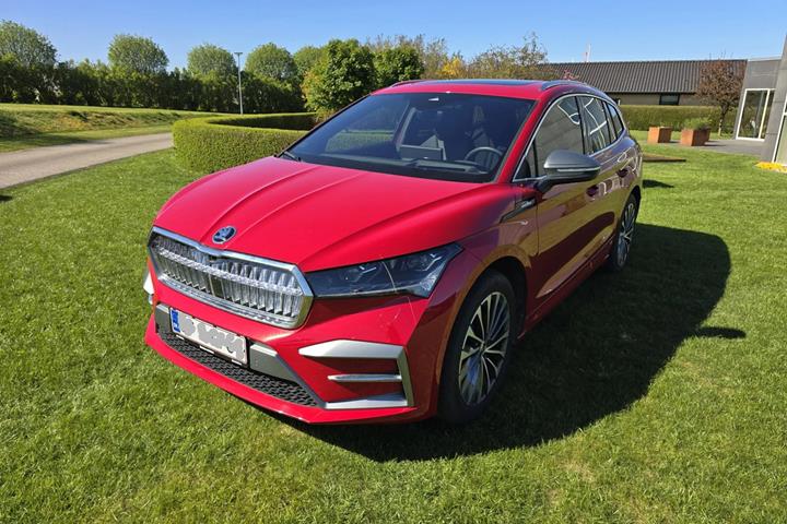 Rød Skoda Enyaq fra 2024
