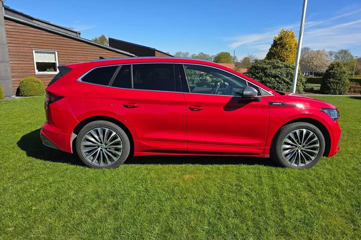 Rød Skoda Enyaq fra 2024
