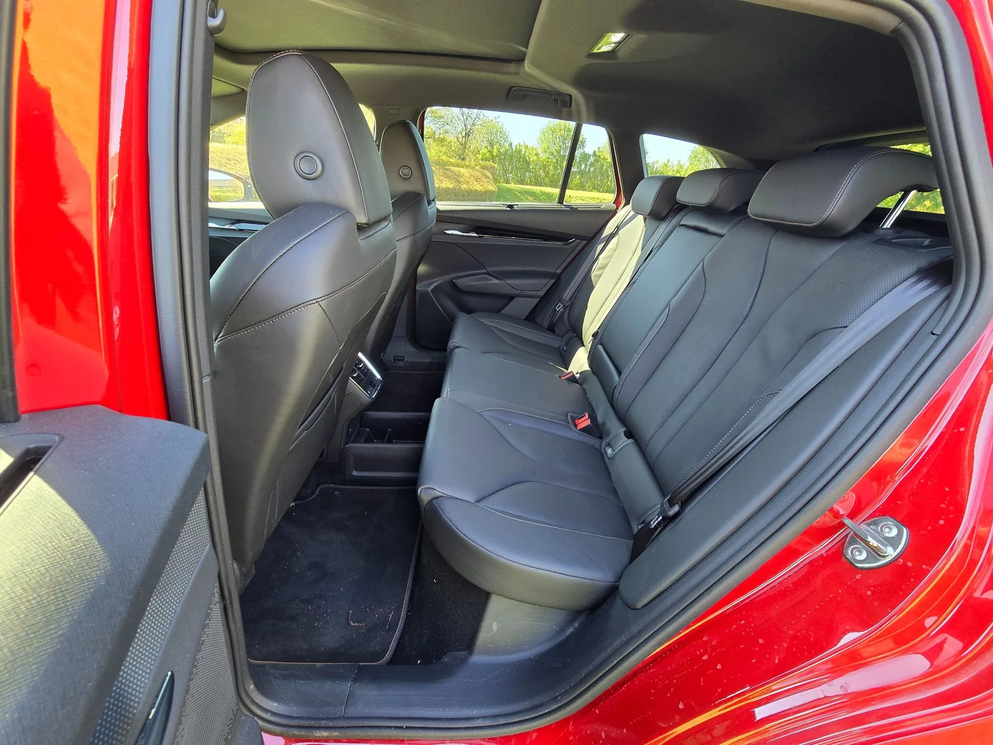 Rød Skoda Enyaq fra 2024