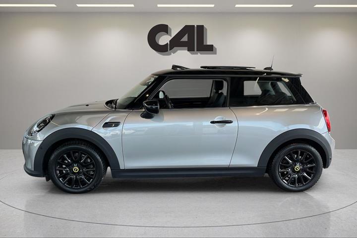 Sølv Mini Cooper SE fra 2023