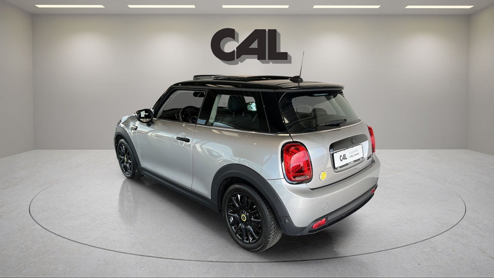Sølv Mini Cooper SE fra 2023