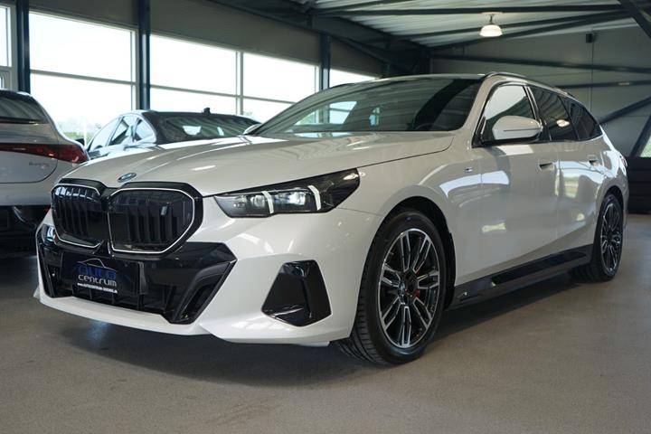 Hvid BMW i5 fra 2025