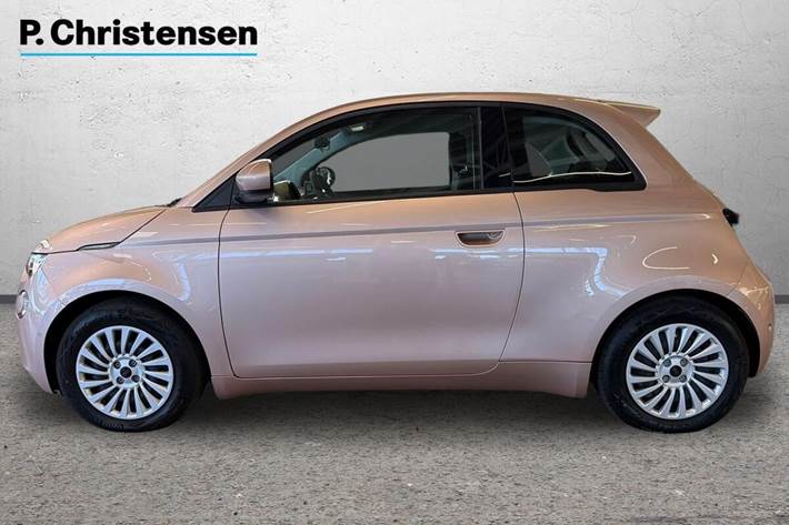 Grå Fiat 500e fra 2023