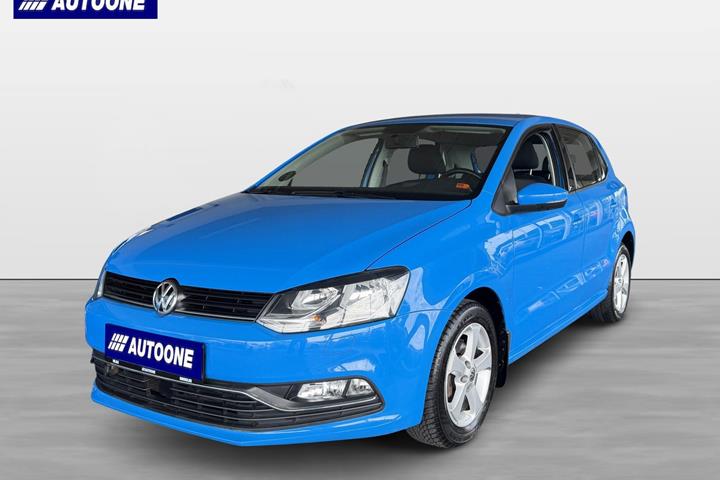 Blå VW Polo fra 2015 set udefra