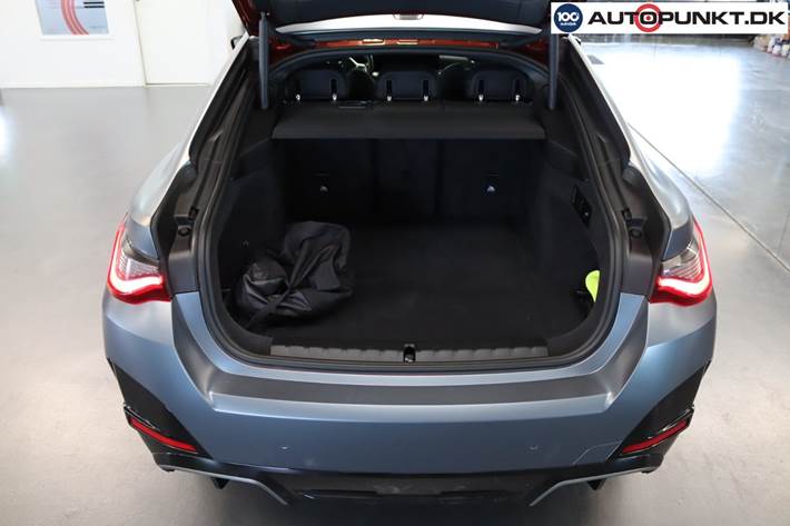 Orange BMW i4 fra 2024