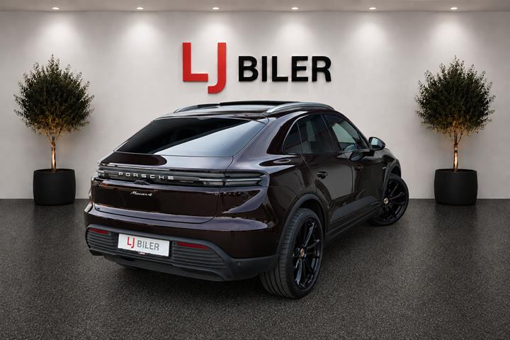undefined Porsche Macan 4 fra 2024