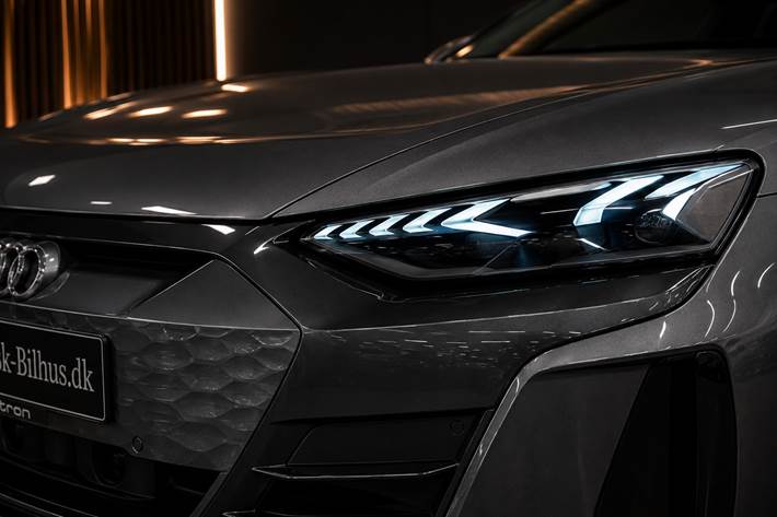 Grå Audi e-tron GT fra 2022