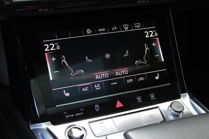 Sort Audi e-tron fra 2023
