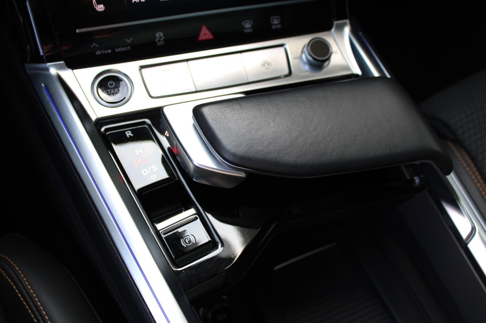 Sort Audi e-tron fra 2023