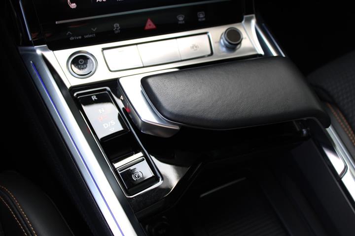 Sort Audi e-tron fra 2023