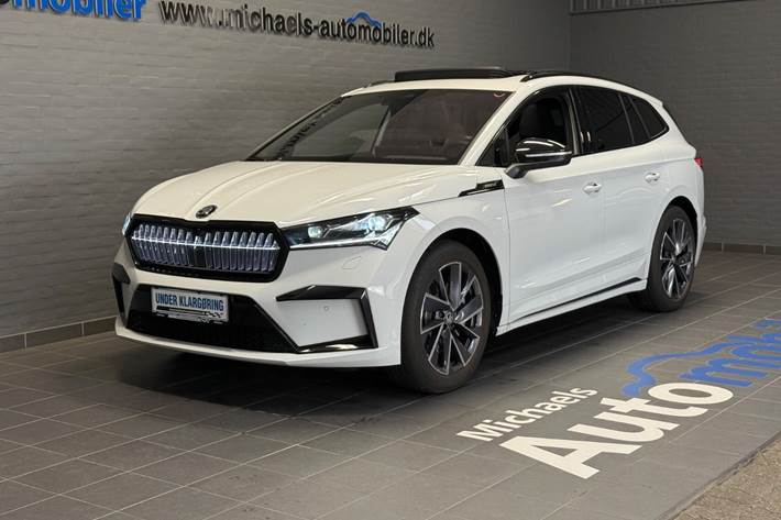 Hvid Skoda Enyaq fra 2024