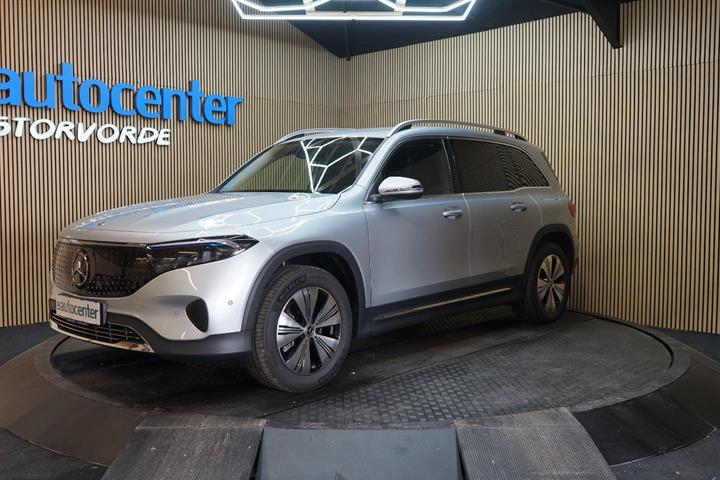 Sølv Mercedes EQB250+ fra 2025