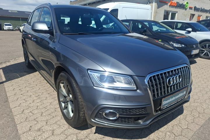 Grå Audi Q5 fra 2017 set udefra