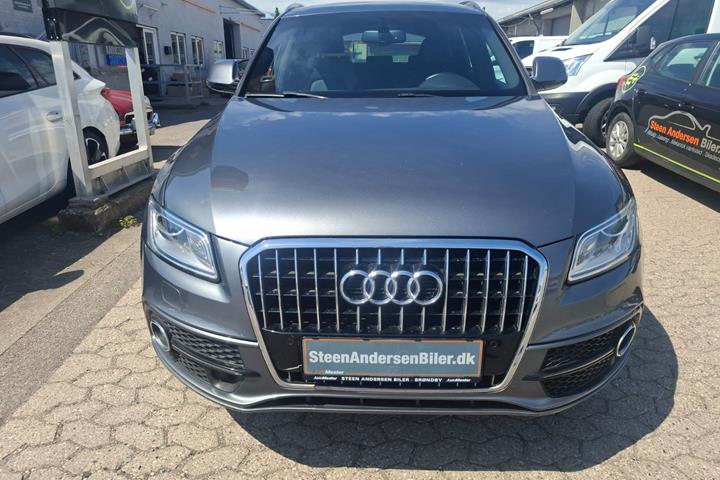 Grå Audi Q5 fra 2017