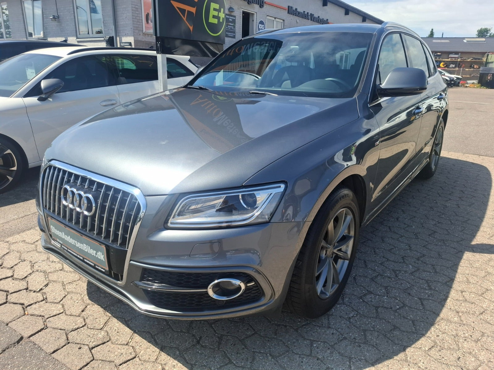 Grå Audi Q5 fra 2017
