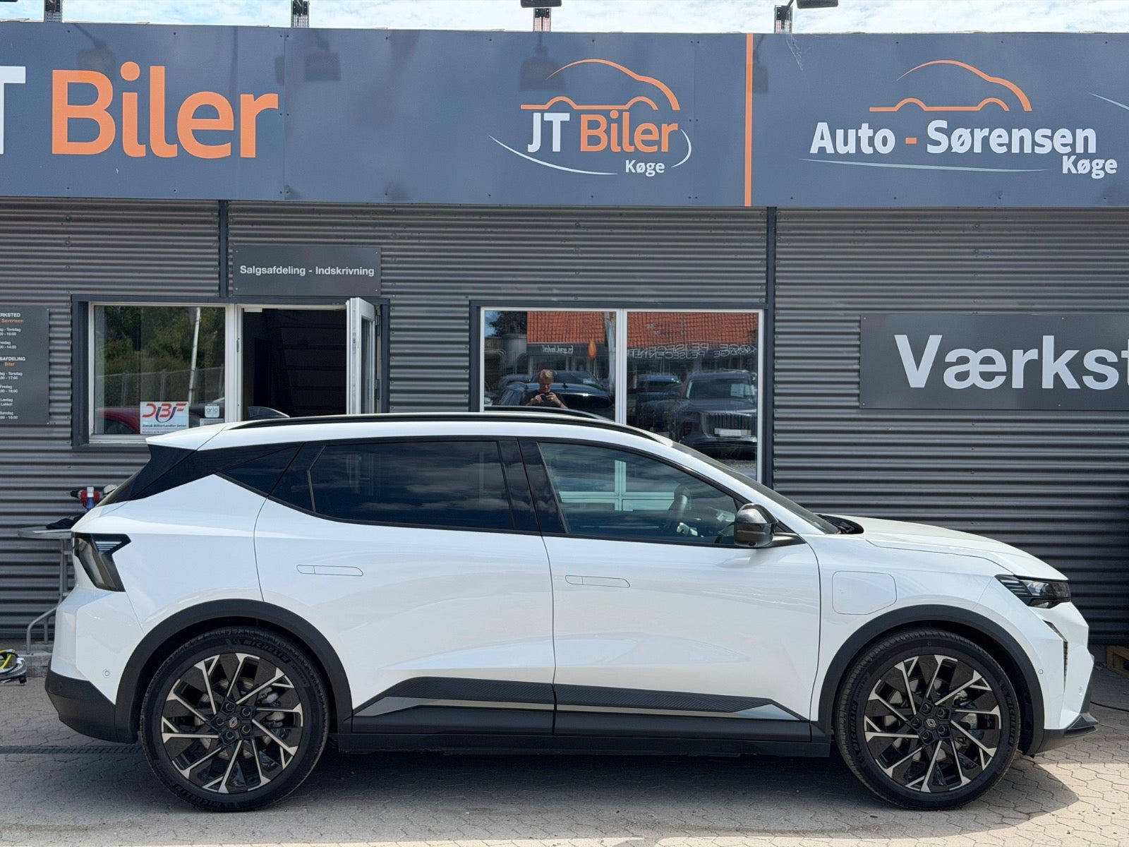 Hvid Renault Scenic E-Tech fra 2024