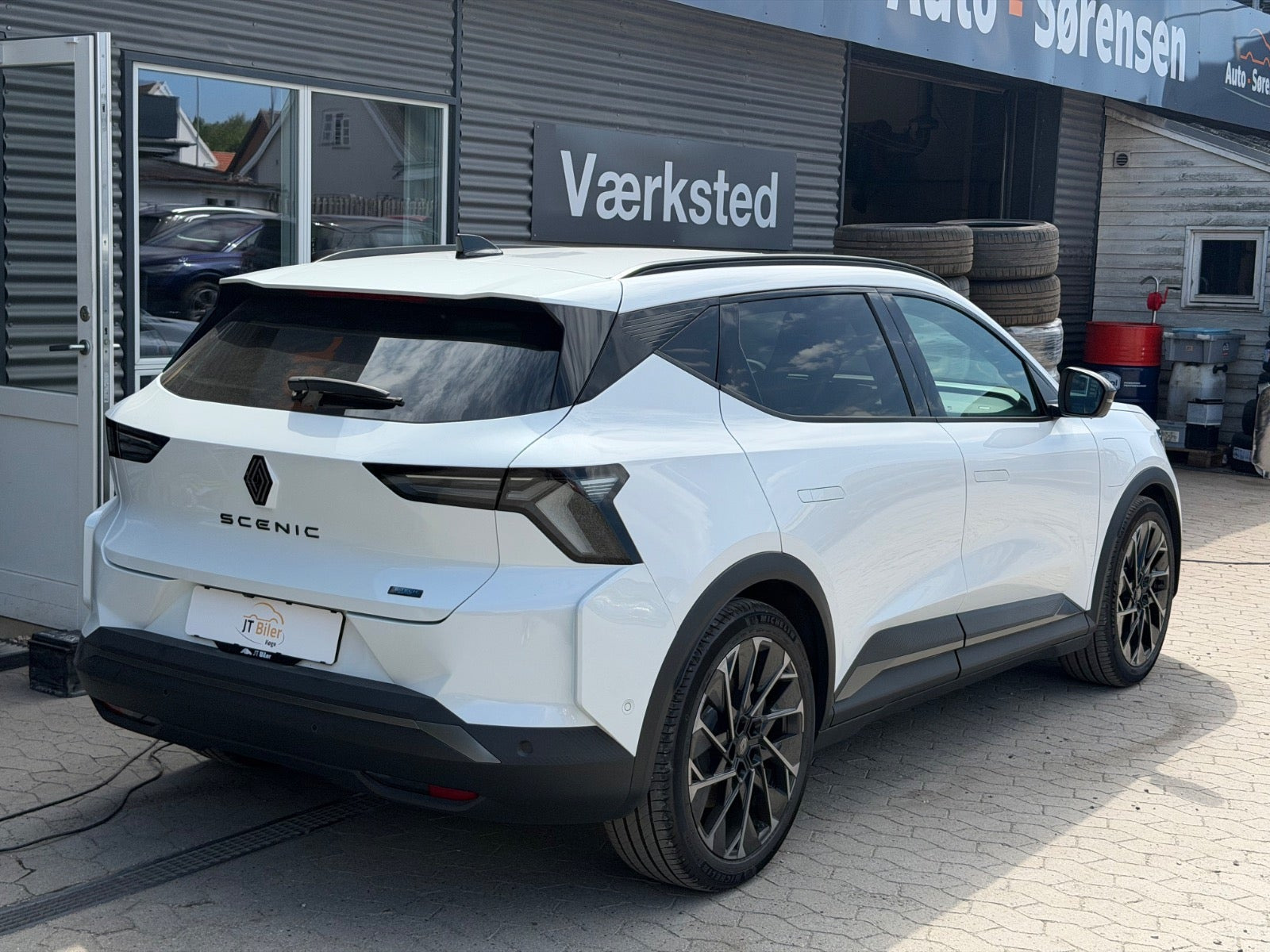 Hvid Renault Scenic E-Tech fra 2024