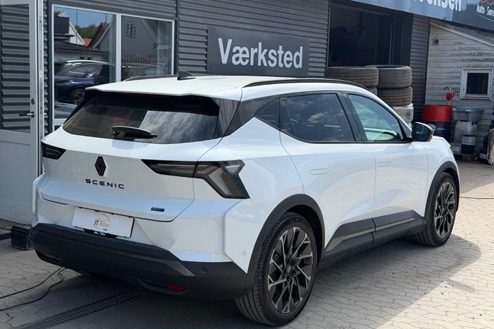 Hvid Renault Scenic E-Tech fra 2024