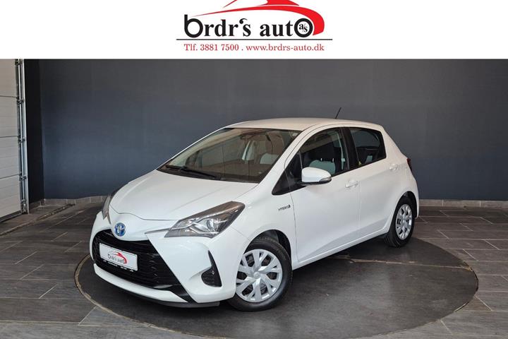 Hvid Toyota Yaris fra 2018 set udefra