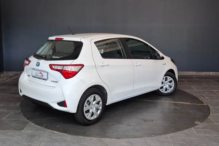 Hvid Toyota Yaris fra 2018