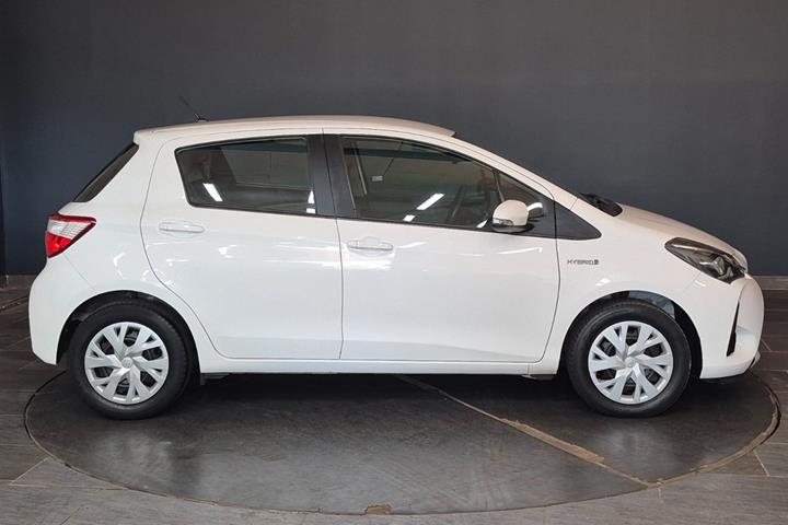 Hvid Toyota Yaris fra 2018