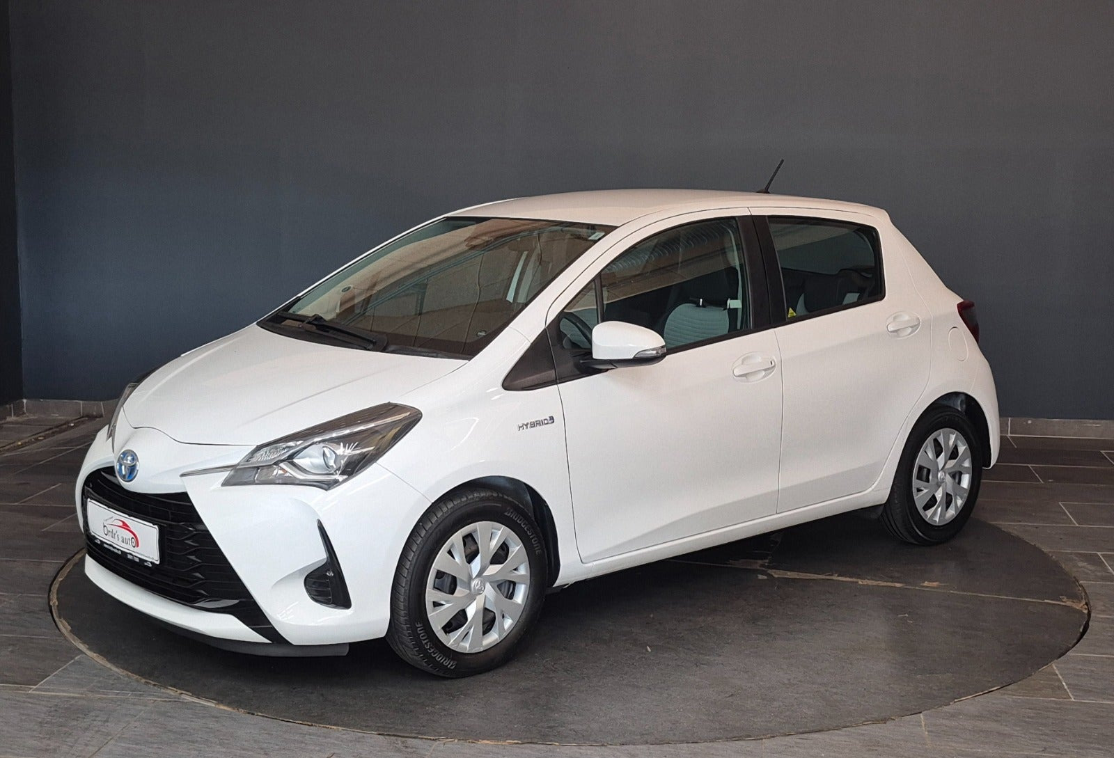 Hvid Toyota Yaris fra 2018