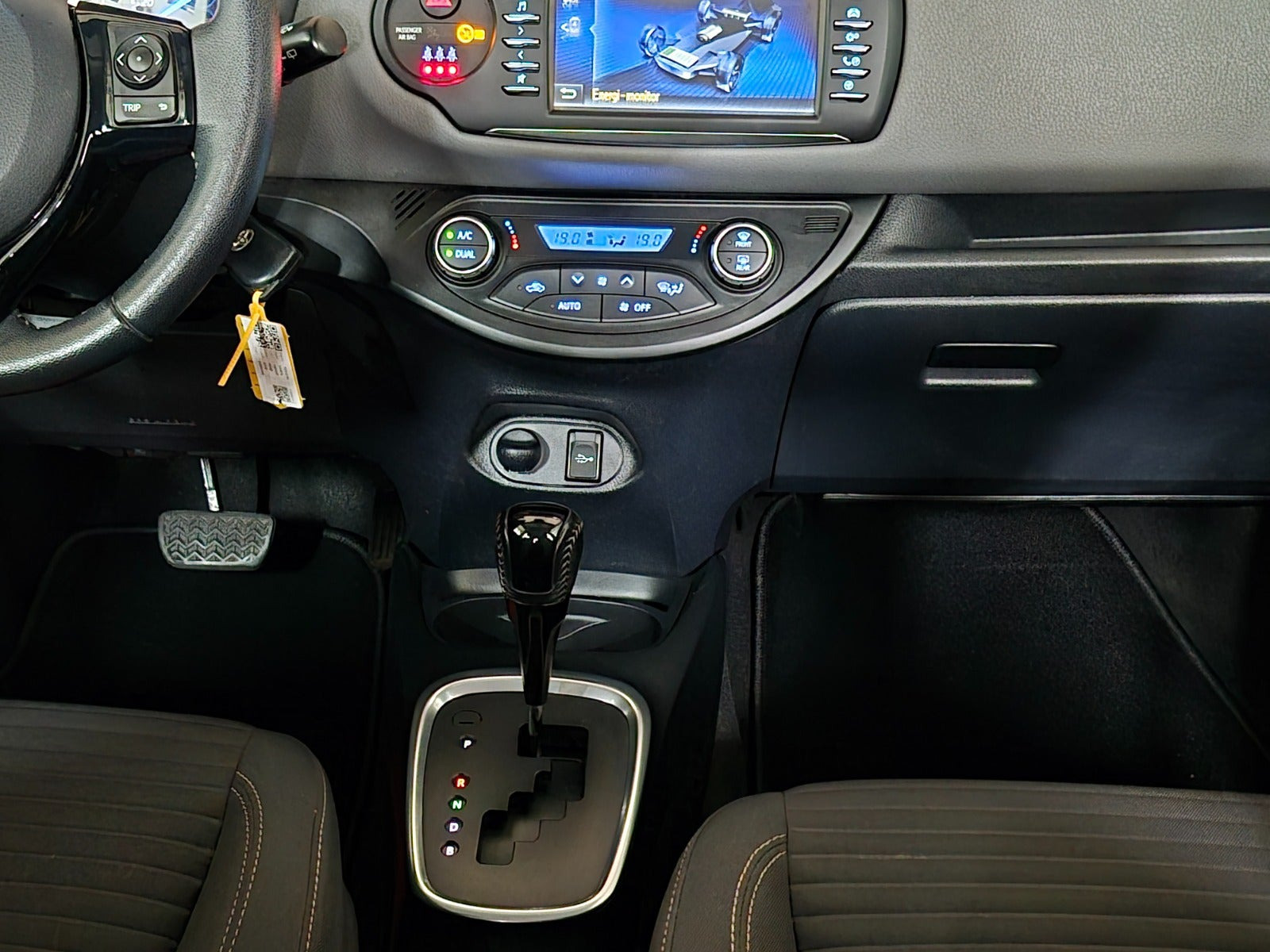 Hvid Toyota Yaris fra 2018