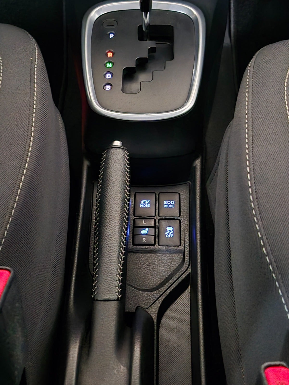 Hvid Toyota Yaris fra 2018