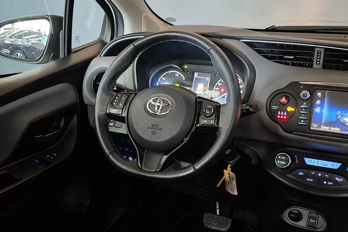 Hvid Toyota Yaris fra 2018