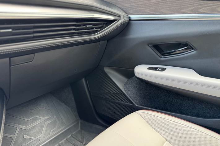 Grå Renault Megane E-Tech fra 2024