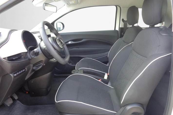 Hvid Fiat 500e fra 2025