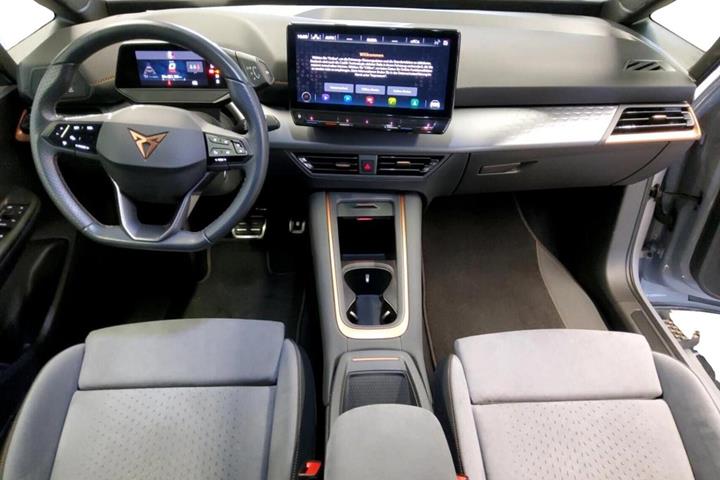 Grå Cupra Born fra 2024