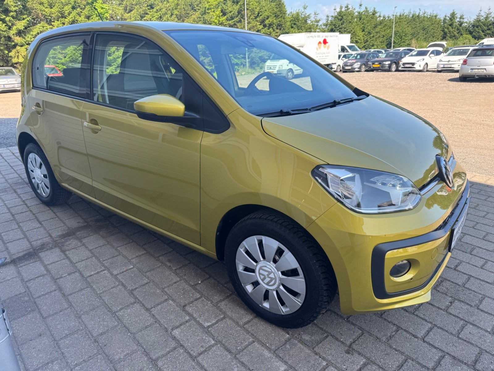 Gul VW UP! fra 2018
