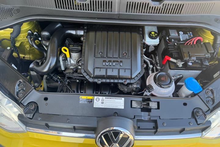 Gul VW UP! fra 2018