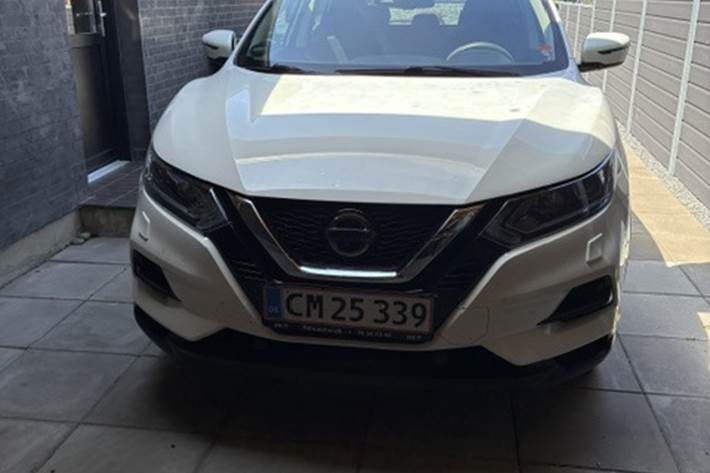 Hvid Nissan Qashqai fra 2019