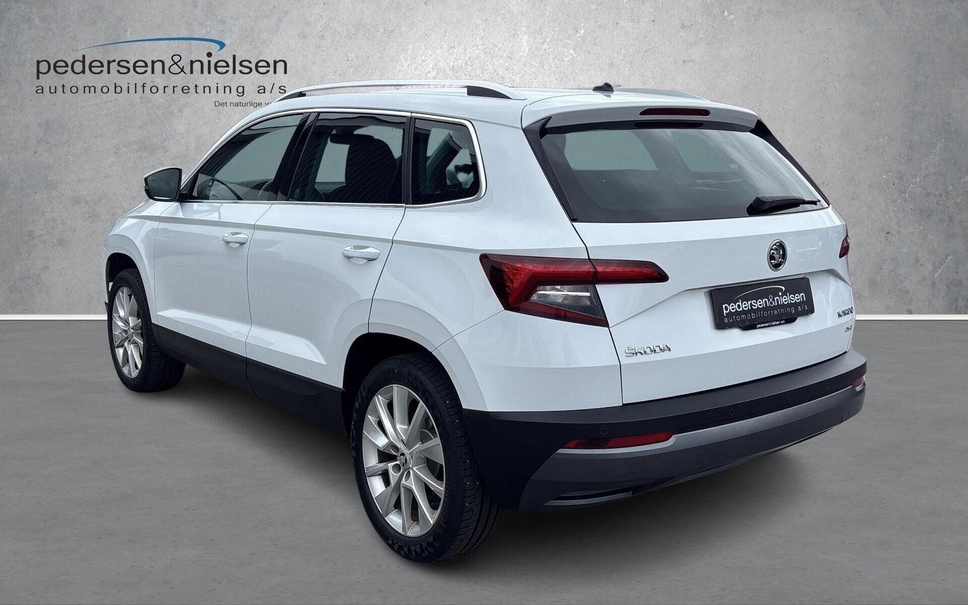 Hvid Skoda Karoq fra 2018