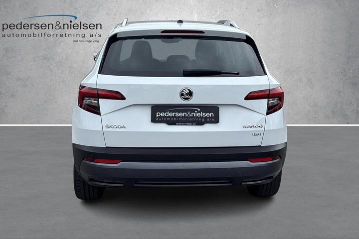 Hvid Skoda Karoq fra 2018
