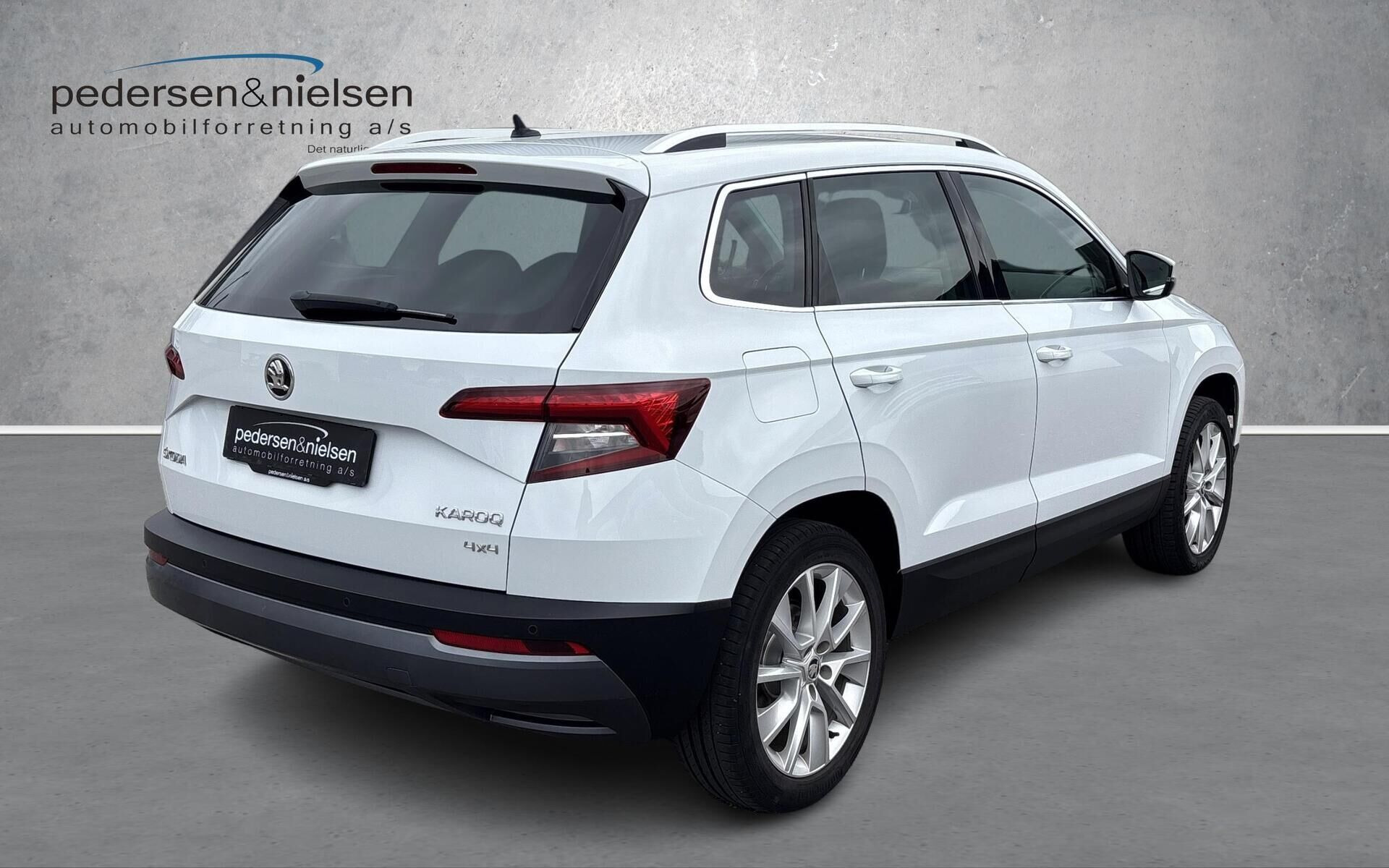 Hvid Skoda Karoq fra 2018