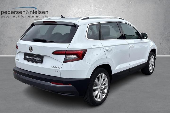 Hvid Skoda Karoq fra 2018