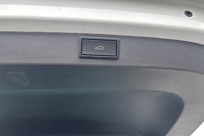 Hvid Skoda Karoq fra 2018