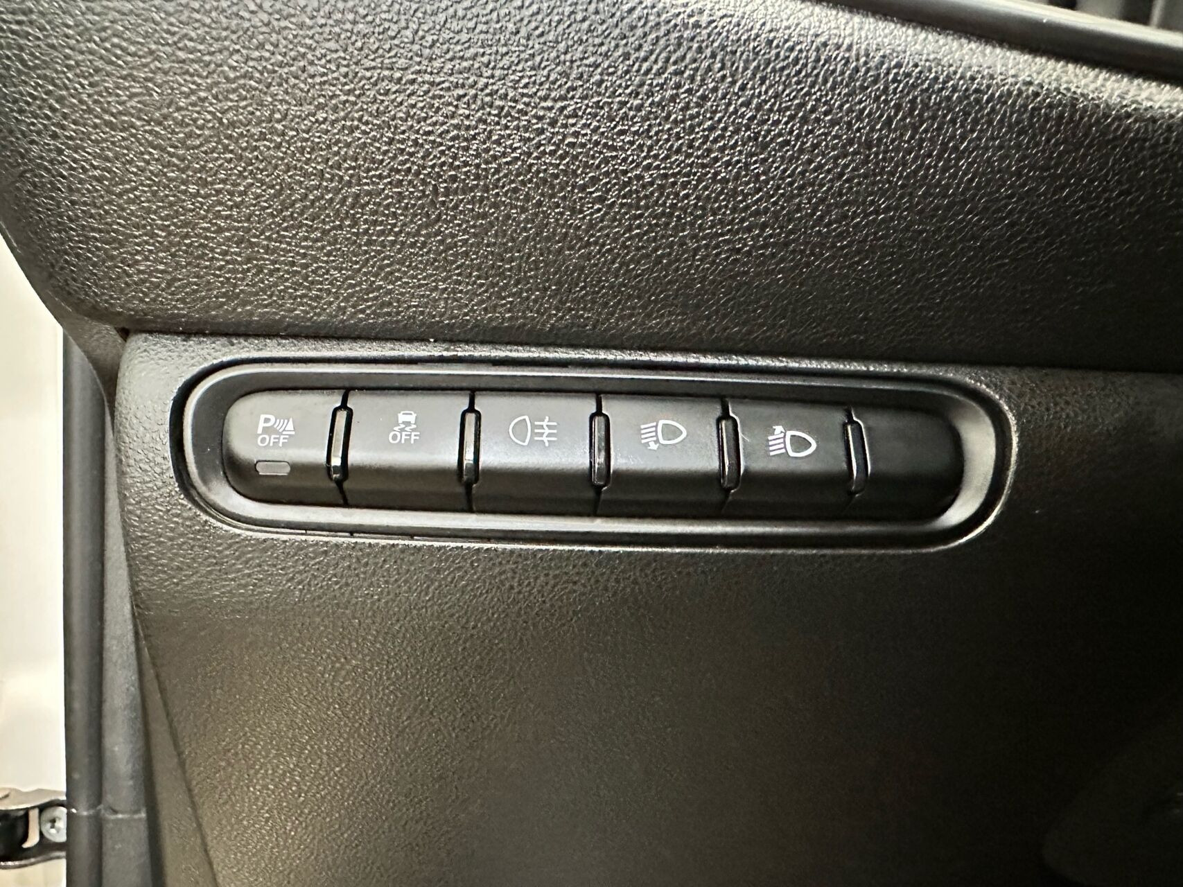 Hvid Fiat 500e fra 2023